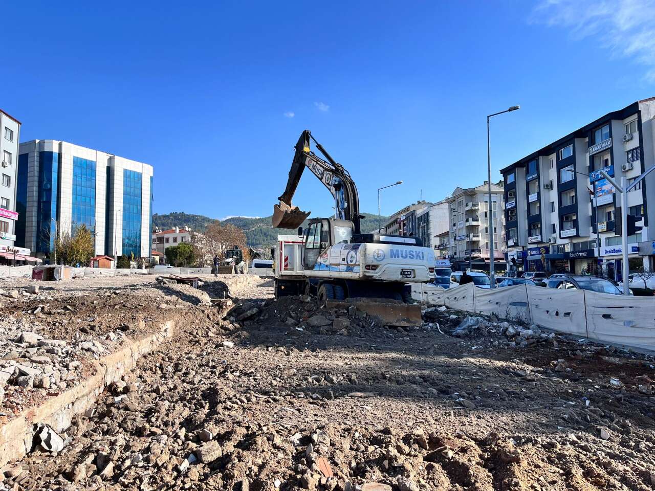 Yıkım Bitti, Bekleyiş Sürüyor: Muğlalı İşhanı Arsasında Son Durum 9